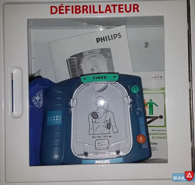 Défibrillateur intérieur cercle et salle de gymnastique