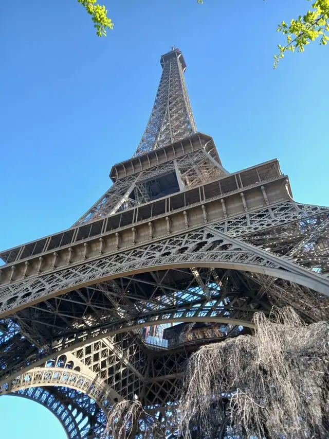 Tour Eiffel ou tour Koechlin? En tout cas, un petit air de Buhl!