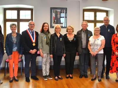 Remise des médailles de bronze de la Culture et Jeunesse et Sports