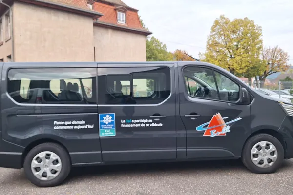 Inauguration du Mini bus affecté au Périscolaire