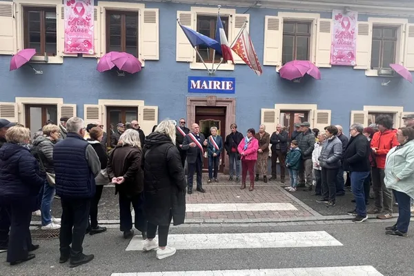 L'Association des maires de France appelle au rassemblement devant les mairies ce lundi midi, après les violences en marge de la mobilisation du 17 octobre.