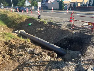 AMéNAGEMENT RUE COLONEL BOUVET PASSAGE PROTèGEé voie verte août