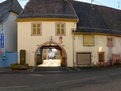 Démolition des 2 maisons à côté de la Mairie