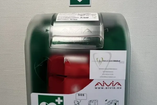 Mise en place d'un nouveau défibrillateur